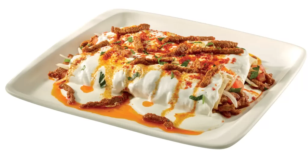 Ayla Tantuni'nin özel yoğurt ve tereyağlı sos ile servis edilen et tantuni porsiyonu